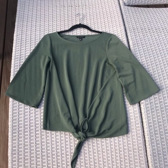 NWOT Banana republic tie front top army green XS - Picture 2 of 5